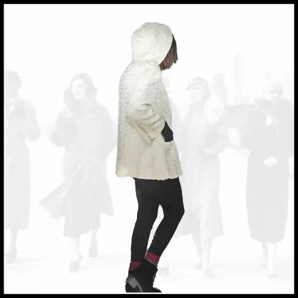 White Hooded Evening Jacket is 30s Vintage Quilted Hoodie Cover VFG 1930s - Picture 8 of 15